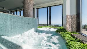 În lumea modernă cu viața activă, există atât de puțină dragoste. Relaxare La Munte 2021 Paltinis Hotel Castelnor Pico Mar Travel