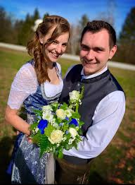 Liebe soll nicht, liebe kämpft nicht, liebe wird nicht, liebe ist. Wir Gratulieren Zur Hochzeit Doris Und Alexander Marktgemeinde Frankenfels