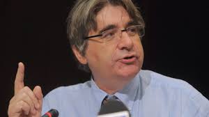 Umunyamategeko Bernard Maingain yiteguye kuvuga n'akarimurori ibyagizwe  ubwiru mu rubanza rw'ihanurwa ry'indege ya Yuvenali Habyarimana, kuko  asanga ari ingenzi mu kunga Abanyarwanda.