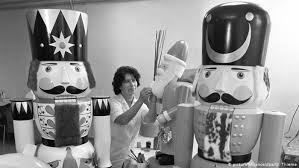 Maybe you would like to learn more about one of these? Bagaimana Boneka Kayu Pemecah Kacang Bisa Terkenal Dunia Informasi Terkini Dari Berbagai Penjuru Dunia Dw 25 12 2020