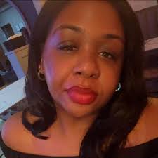 A Texas woman is behind bars in Florida for attempting to kill a former  friend of hers at a 7-Eleven last month — plunging a knife into the victim  after agreeing to "