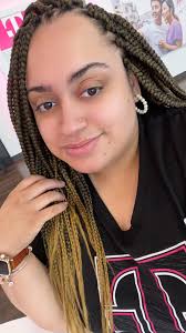 Zoey Deutch looked glamorous in Tiffany & Co. earrings at #THRNEXTGEN