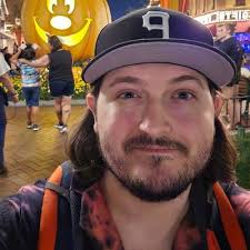 Josh Vega (@_joshvega)