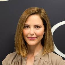 Sara Sinclair's Instagram, Twitter & Facebook