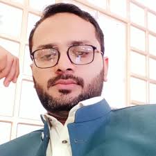 اسکی پرسنالٹی اور فائ ٹنگ اچھی ہے ... اسے سائیڈ پہ لگایا ہوا ہے 😤