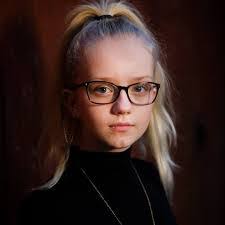 Dora Mancini's Instagram, Twitter & Facebook