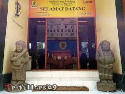 Tradisi nyadran adalah ritual untuk memperingati asal muasal didirikannya suatu desa oleh eyang kunci atau orang yang pertama kali membuka lahan desa. Museum Anjuk Ladang Nganjuk D Travellers
