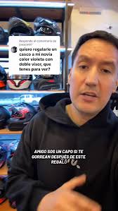 A quien le regalarían estos casco?