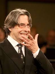 Puoi trovare le frasi di riccardo muti anche in questi temi: Maestro Riccardo Muti Pandemic Year Silenced Culture Leaving World Stunned Wcti