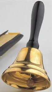 Spiel Glockengelaute Auditive Wahrnehmung Eine Glocke Wird Im Kreis Herum Gegeben Darf Nicht Klingen Falls Doch Kreisspiel Auditive Wahrnehmung Gartenkugeln