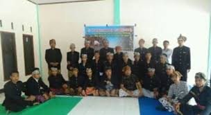 Contoh sk perangkat desa rt dusun. Jaga Kearifan Lokal Kepala Desa Perkuat Lembaga Adat Kumparan Com
