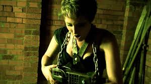 Juegos macabros, los juegos del miedo o también conocido como saw es sus trampas, se pasaba investigando a sus víctimas, desde sus malas acciones hasta sus problemas psicológicos y familiares. La Trampa De La Ejecucion Publica Saw 7 3d By Thestevenmanuel