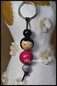Porte Cles Poupee Fille Rose Framboise Perles Boisverre Etsy Peg Dolls Crafts Clothespin Dolls