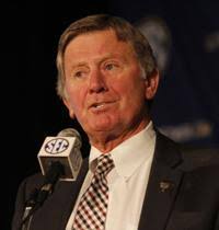 Former walk-on Taylor Maxey blocking the way for Georgia backfield