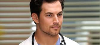 Grey s anatomy streaming saison 15. Grey S Anatomy Saison 15 L Interprete De Deluca Emballe Par La Romance Avec Meredith Mce Tv