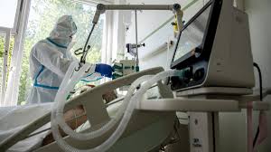 Csollány szilveszter koronavírus okozta tüdőgyulladás miatt került kórházba december elején. Valsagos Allapotban Van Csollany Szilveszter Infostart Hu