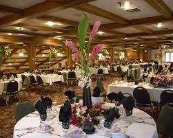Upstairs View Thebauerhaus Weddings Evansville In Www Thebauerhaus Com Reception Venues Reception Table Decorations