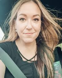 Melanie Lasher's Instagram, Twitter & Facebook