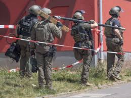 Jetzt zur wohnungssuche in bremervörde. Sek Einsatz In Bremervorde Mann Verschanzt Sich Und Springt Aus Fenster Niedersachsen