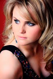 HOLLY AITCHISON TWO SHOTS CLEAR IN HOLLAND