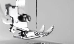 Mesin jahit ini menggunakan daya listrik yang cukup rendah, setara dengan setrika. 20 Istilah Istilah Menjahit Untuk Memudahkan Proses Belajar Menjahit