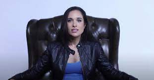 In the second picture molly mimes talking on the phone with a banana while wearing a cap with fans quickly flooded the comments, overjoyed to be seeing molly on matthew's instagram for the first time. Matthew Perry Splits From Fiancee Molly Hurwitz 29 Days After Actor 51 Worried Fans With Health In Friends Reunion