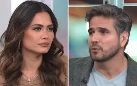 Andrea Hoy's Instagram, Twitter & Facebook