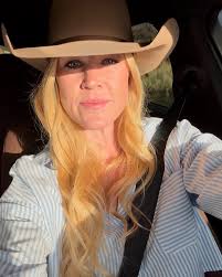 Y'all, how do we feel about my hat?