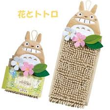 となりのトトロ お手ふき ハンドタオル マイクロファイバー 吸水 もこもこ ホック付き ジブリ Totoro トトロ ネコバス 花 新築祝い Senko 91184 91198 91186 E One イーワン暮らし館 通販 Yahoo ショッピング