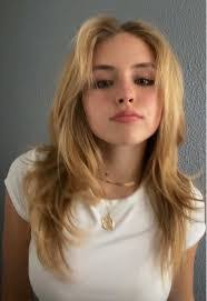 Isabella Whaley's Instagram, Twitter & Facebook