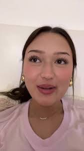 Amber Everts's Instagram, Twitter & Facebook