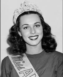 Anne Annable's Instagram, Twitter & Facebook