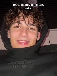 Elijah Luckey's Instagram, Twitter & Facebook