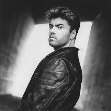 A murit în liniște, la reședința sa, au spus rudele artistului, fără să precizeze însă mai multe detalii. ViaÈa Lui George Michael In Cifre Europa Fm