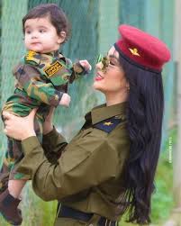 صور بنات واجمل بنات مصر وصوربنات 2017 جميلة جدا بها بنت جميلة جدا ذو شعر ناعم واعين خلابة فى الشتاء صور بنات واجمل بنات مصر وصوربنات 2017 جميلة جدا بها بنت جميلة جدا ذو شعر ناعم طويل شقراء وبجانبها ورود حمراء كبيرة وجميلة. ØµÙˆØ± Ø¨Ù†Ø§Øª Ø¹Ø³ÙƒØ±ÙŠÙ‡