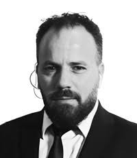 من هو كريم أيوب؟