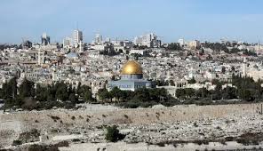 הדלקת נרות החג רק לאחר זמן מוצאי שבת. Jerusalem Tours Tourist Israel