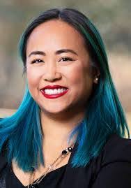 Elinor Green's Instagram, Twitter & Facebook