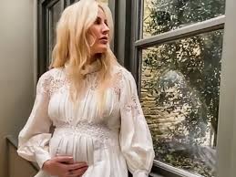 Ellie goulding wiki is the biggest ellie goulding community site that anyone can contribute to. Ellie Goulding Is Pregnant The Singer On Her Life At Home And Moving Into Motherhood Vogue