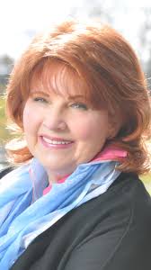 Carolyn Schrader's Instagram, Twitter & Facebook