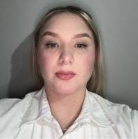 30+ perfiles de «Adela Salazar»