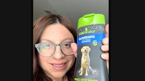 Amazon.com: FURminator Ultra Premium deShedding Dog Shampoo, Reduces Excess  Shedding, 1 gal