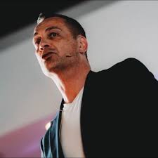 Life's been rather hectic recently. Looking to arrange a meet, a walk and  maybe stop for lunch. York, Knaresborough, or any other beautiful places.  Just off the bat is anyone free next