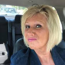 What are some public sandy areas near Dadeville where I can take my toddler  to play without a boat?