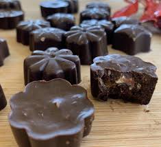 5 Minute Homemade Chocolate No Food Processor Version Paleo Aip Vegan Keto Recipe Homemade Chocolate Aip Desserts Food Processor Recipes