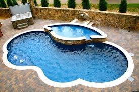 Cara Mudah Dan Aman Merawat Kolam Renang Di Rumah Fiberglass Swimming Pools Swimming Pools Pool Designs