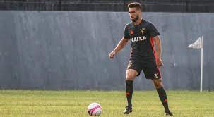 Ortiz contributed with 13 league appearances during his first senior campaign, as his side achieved promotion to the série a at first attempt. Leo Ortiz Comemora Estreia Como Titular Com A Camisa Do Sport