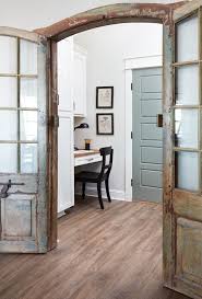 Episode 13 Season 5 Hgtv S Fixer Upper Chip Jo Gaines Maison Portes De Grange Interieur Maisons Rustiques