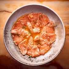 Recette Saumon Mi Cuit Vinaigrette Fruit De La Passion Poivre Du Nepal Recette Recette Saumon Recette Ceviche Recettes Minceur