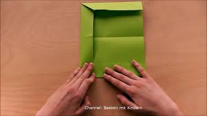 Davon abweichend gibt es zwei formate mit einem seitenverhältnis von 2:1 für anders gefaltete seiten. Origami Briefumschlag Falten Einfaches Diy Kuvert Basteln Mit Papier Din A4 Video Dailymotion